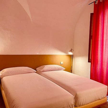 Apartaments Can Gibert Кастельон-де-Ампуриас Экстерьер фото