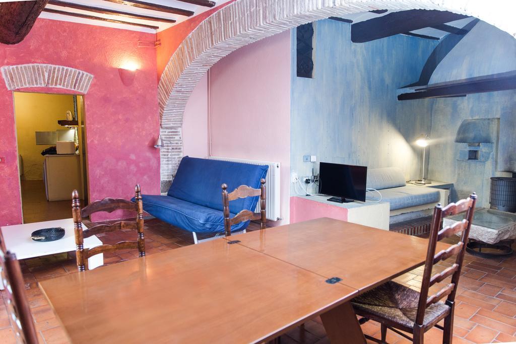 Apartaments Can Gibert Кастельон-де-Ампуриас Экстерьер фото